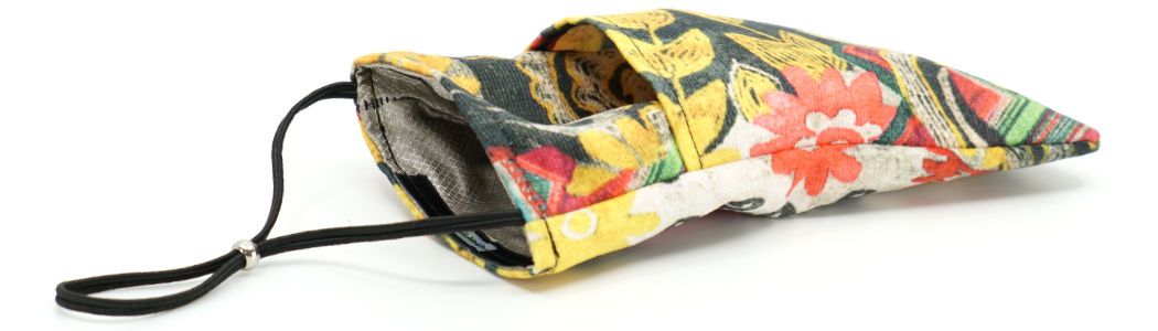 Dieses Modell unserer EMF Strahlenschutz Handytasche / Handyhülle besticht mit einem einmaligen farbenfrohen Design. Jede Handyhülle ein Unikat!